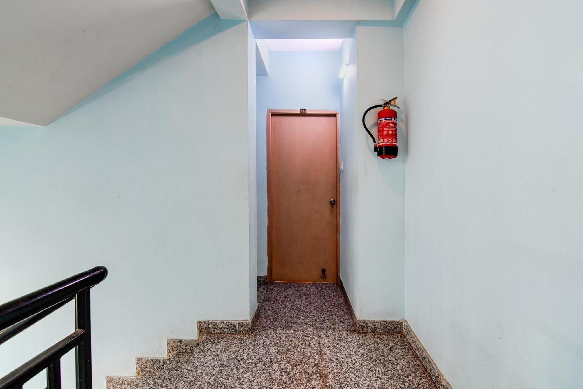 Hotel O Casa Astra Kalkutta Kültér fotó